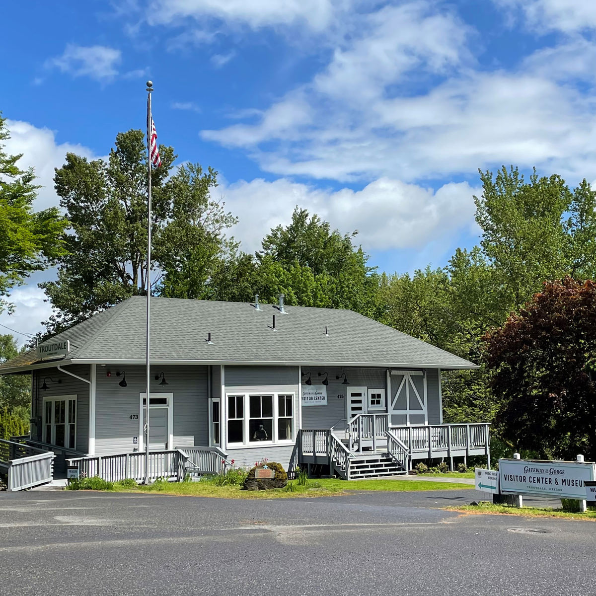 Gateway to the Gorge Visitor Center Photo